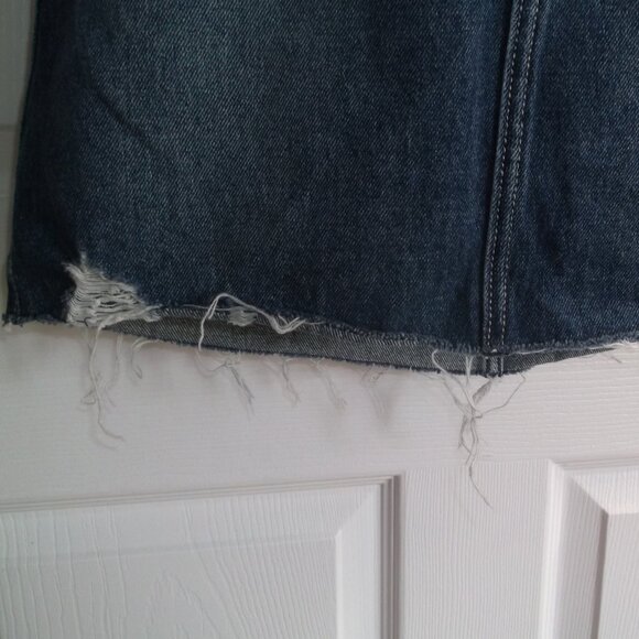 Hollister Womens Size 9 Ultra High Rise distressed Denim Mini skirt with Raw Hem - Picture 5 of 11